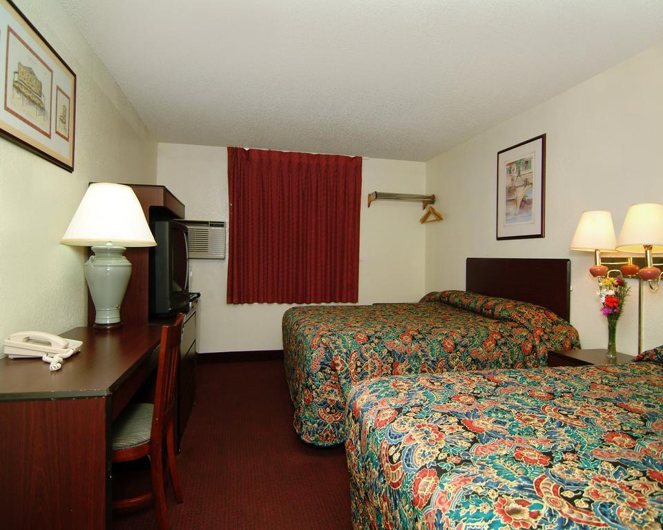 Rodeway Inn Φάρμινγκτον Εξωτερικό φωτογραφία
