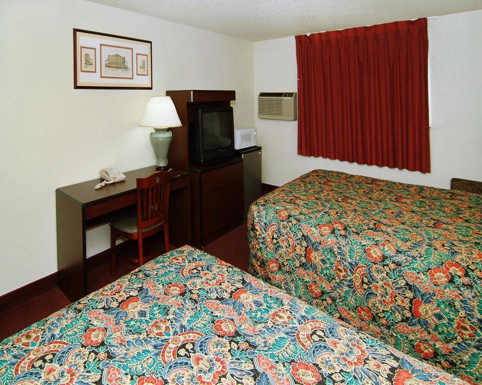 Rodeway Inn Φάρμινγκτον Εξωτερικό φωτογραφία