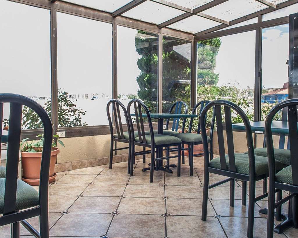 Rodeway Inn Φάρμινγκτον Εστιατόριο φωτογραφία